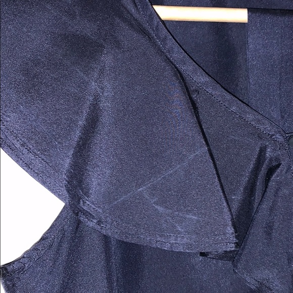 Banana Republic sleeveless silk blouse - Picture 3 of 5